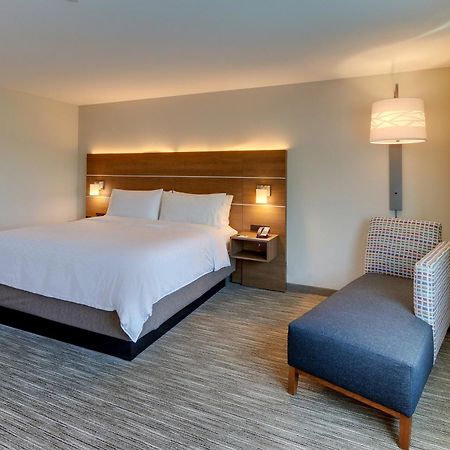 Holiday Inn Express & Suites - Roanoke - Civic Center Bagian luar foto
