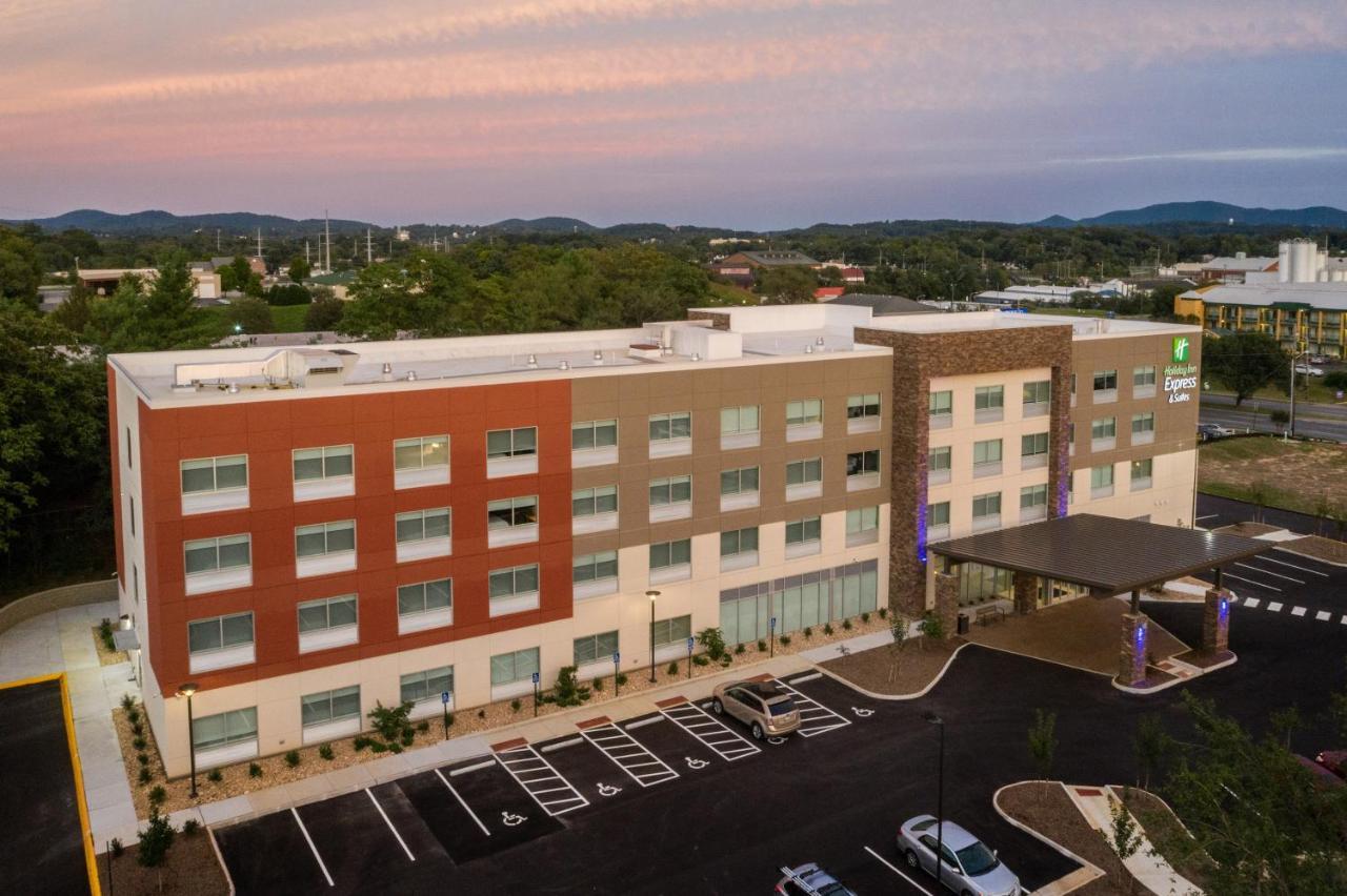 Holiday Inn Express & Suites - Roanoke - Civic Center Bagian luar foto
