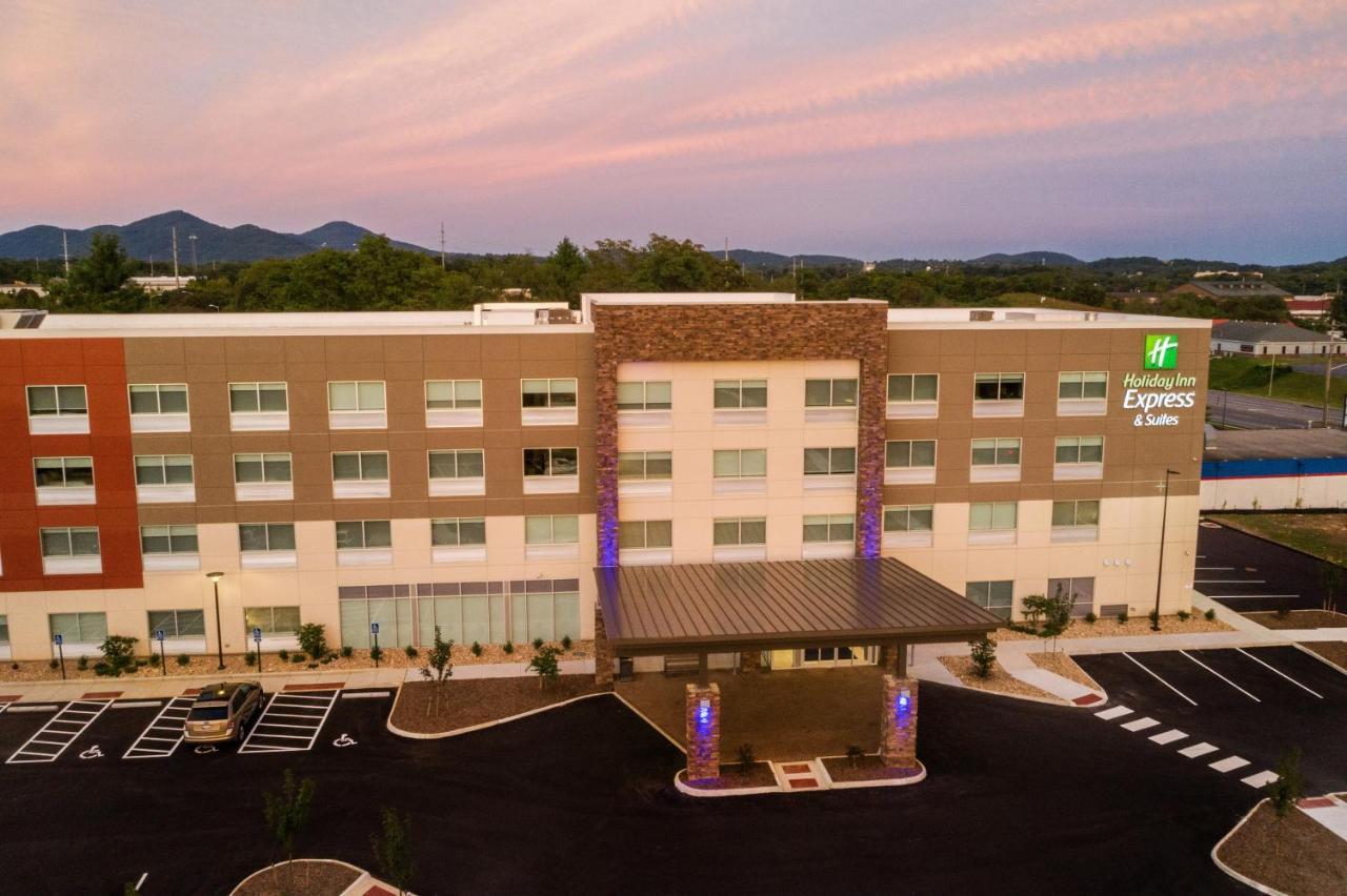 Holiday Inn Express & Suites - Roanoke - Civic Center Bagian luar foto
