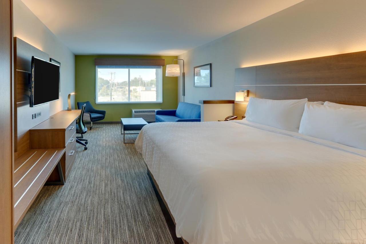 Holiday Inn Express & Suites - Roanoke - Civic Center Bagian luar foto