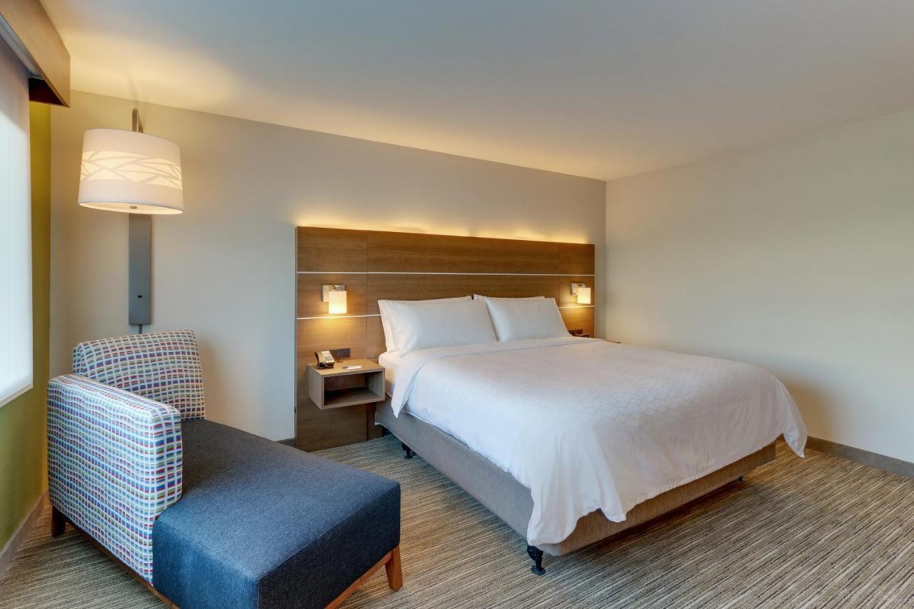 Holiday Inn Express & Suites - Roanoke - Civic Center Bagian luar foto
