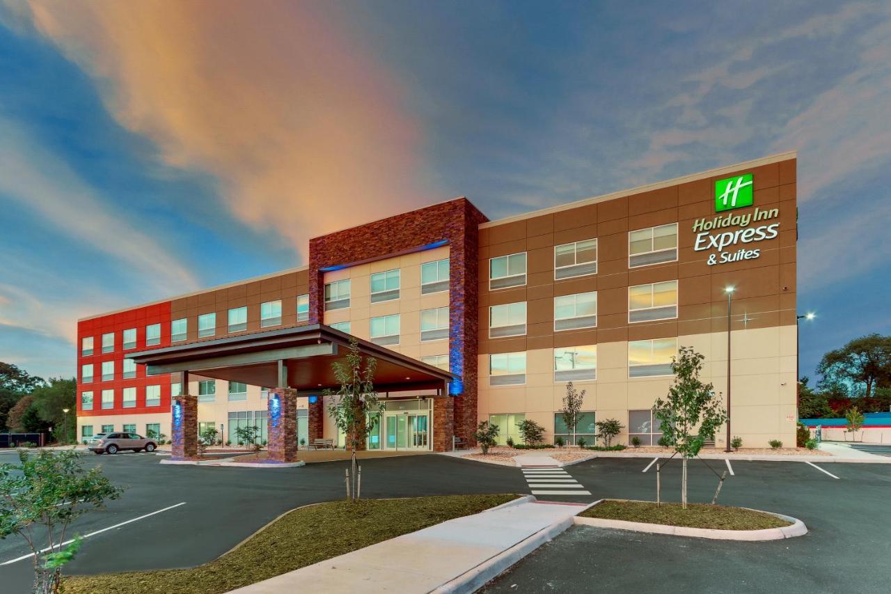 Holiday Inn Express & Suites - Roanoke - Civic Center Bagian luar foto