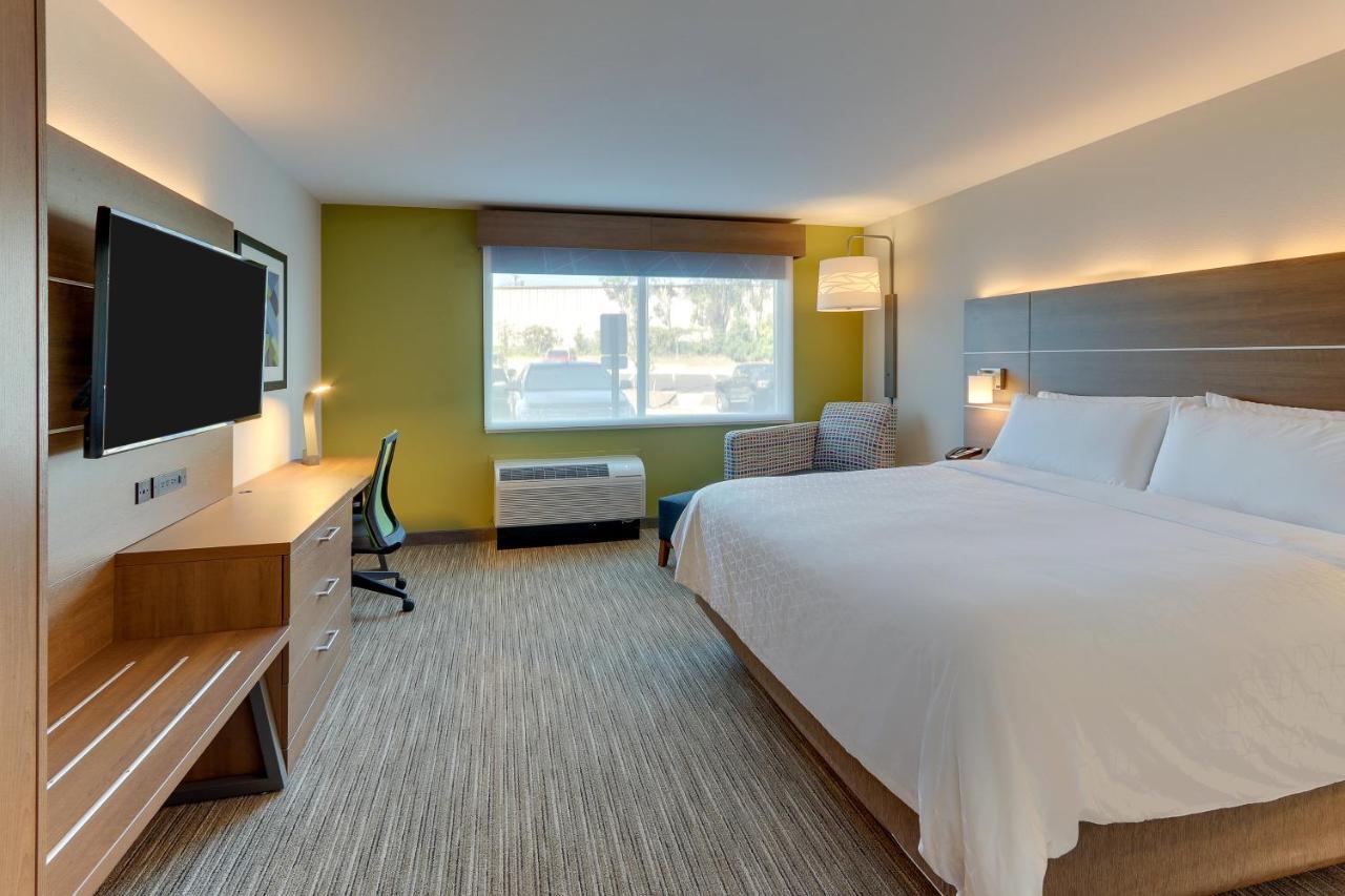 Holiday Inn Express & Suites - Roanoke - Civic Center Bagian luar foto