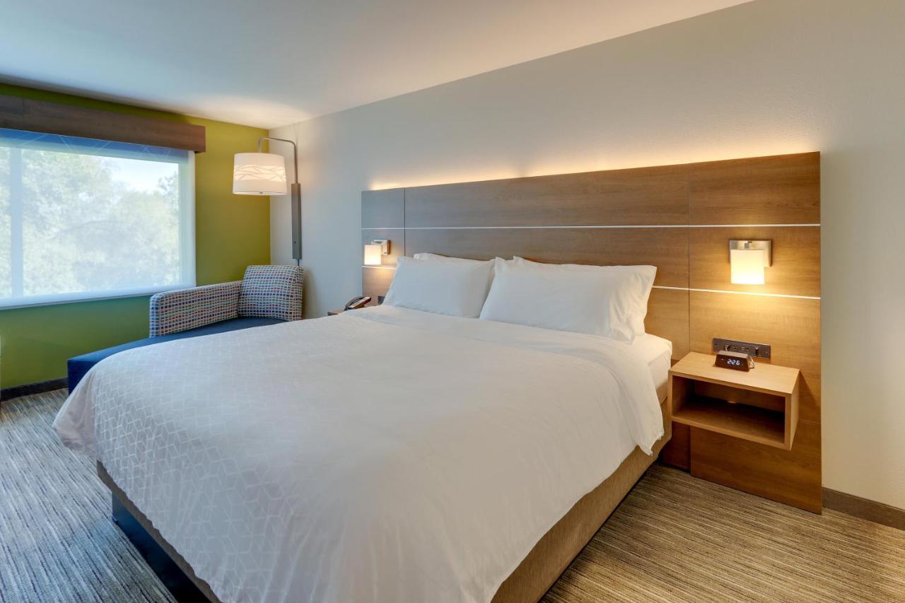 Holiday Inn Express & Suites - Roanoke - Civic Center Bagian luar foto